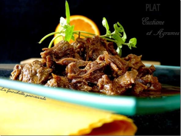 Effiloché de bœuf à l'orange et aux épices