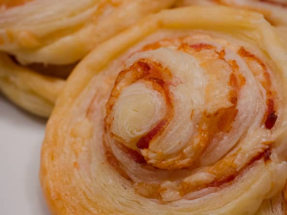 Feuilletés au bacon et à l'emmental