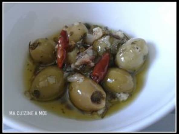 Olives marinées maison