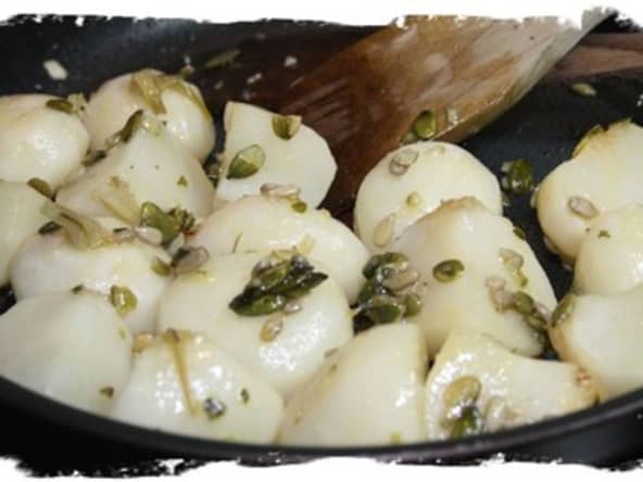 Navets au miel et aux graines de courge et de tournesol