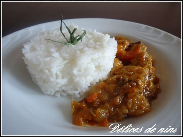 Riz au lait de coco accompagné d'une sauce ratatouille