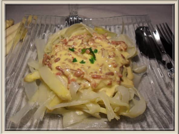 Tagliatelles d'asperges à la carbonara