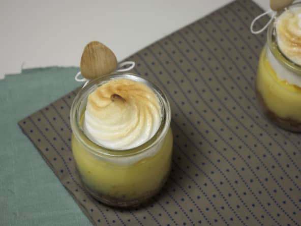 Tarte au citron meringuée in a jar (bocal)