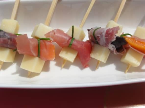 Brochettes apéritives aux pruneaux et abricots