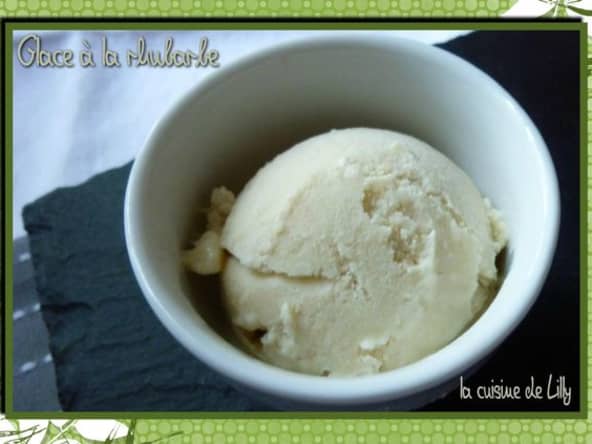 Glace à la rhubarbe