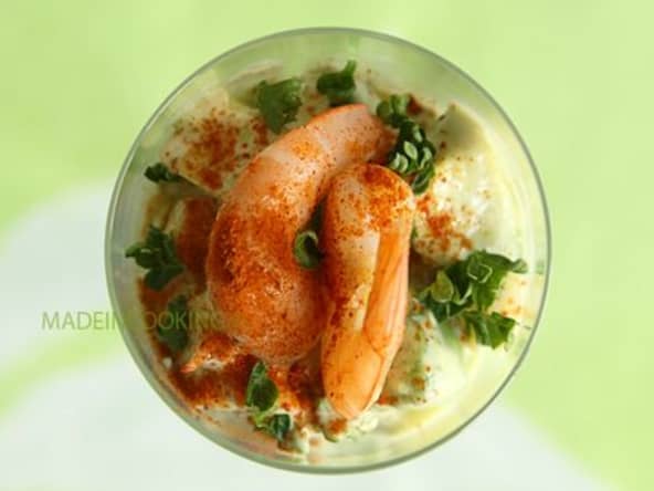 Avocat aux crevettes et sauce mayonnaise