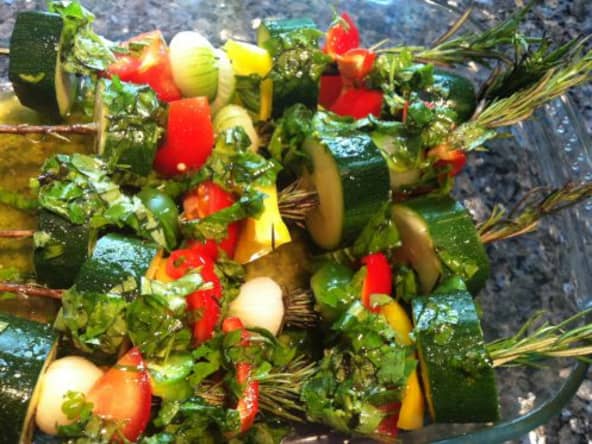 Brochettes de légumes au romarin