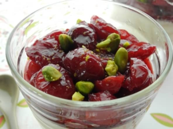 Panna Cotta aux cerises noires au piment d'Espelette