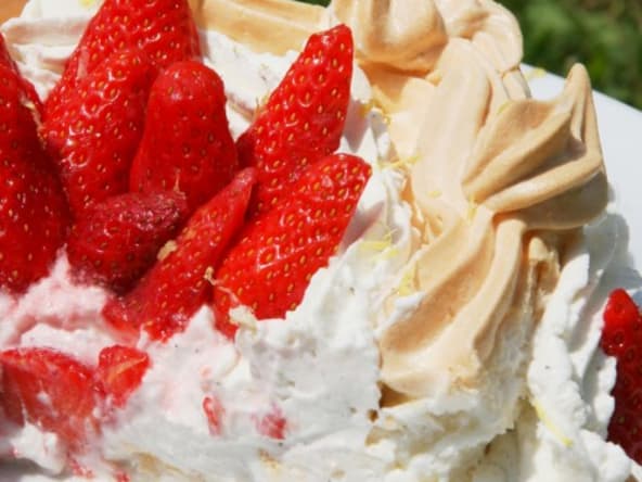 Pavlova citronnée aux fraises, chantilly mascarpone vanillée