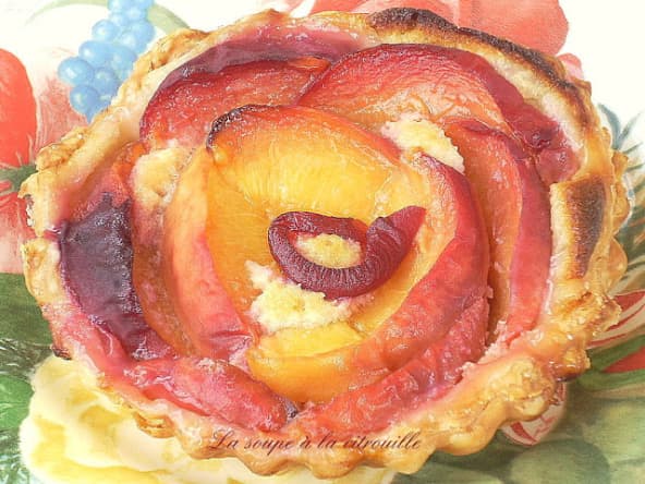 Tartelettes aux pêches à la crème d'amandes