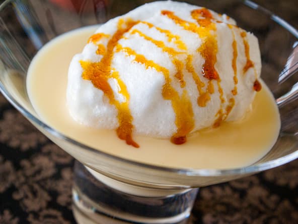 Oeuf à la neige, crème anglaise et caramel