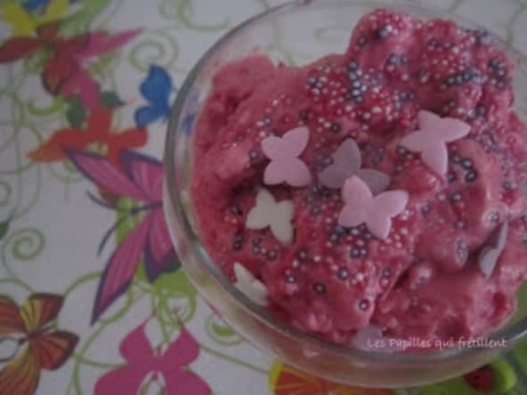 Frozen ou glace maison noix de coco et framboise