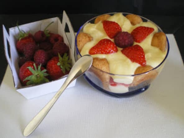 Tiramisu facile aux fraises et framboises