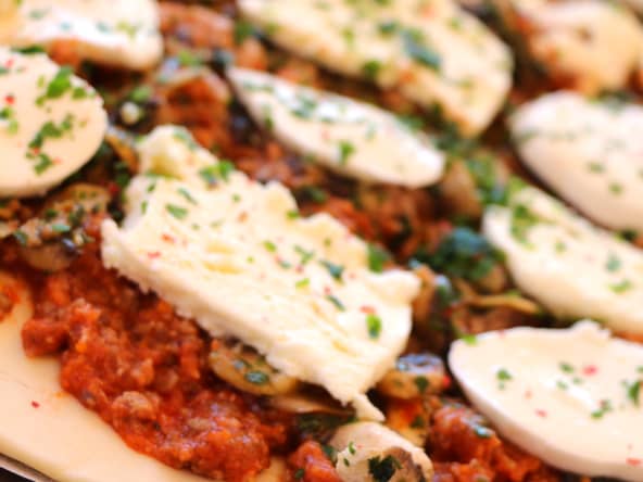 Pizza à la sauce bolonaise