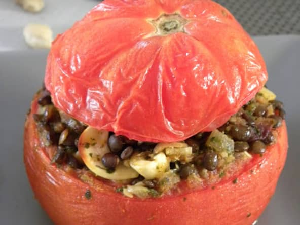 Tomates farcies aux lentilles et noix de cajou