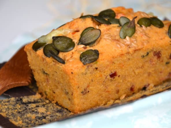 Mini-cakes et muffins aux tomates, graines et emmental