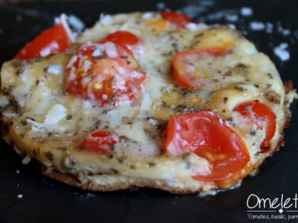 Omelette toute simple aux tomates, basilic et parmesan