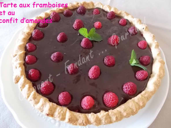 Tarte aux framboises et confit d’amandes