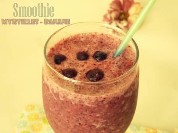 Smoothie rafraîchissant aux myrtilles et à la banane