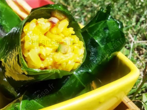 Feuilles de capucine farcie au riz thaï au curcuma
