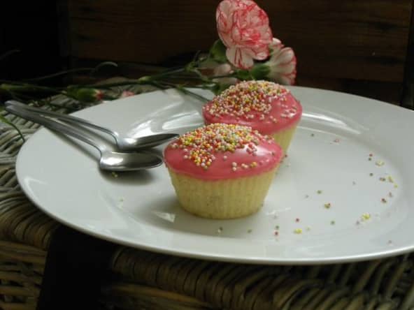 Muffins au citron, glaçage à l'hibiscus