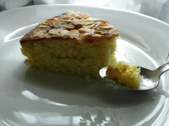 Gâteau au yaourt, aux pommes et aux amandes