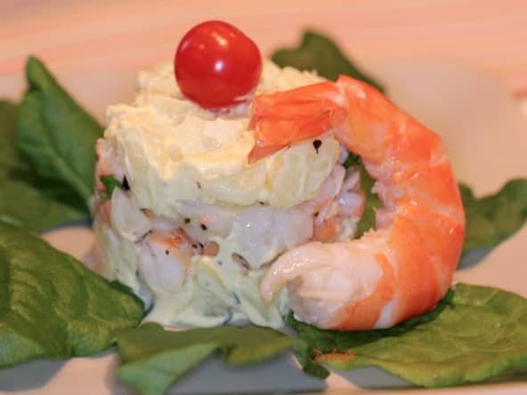 Charlotte de pommes de terre au yaourt et aux gambas à servir en entrée