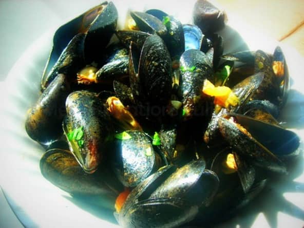 Moules en sauce piquante