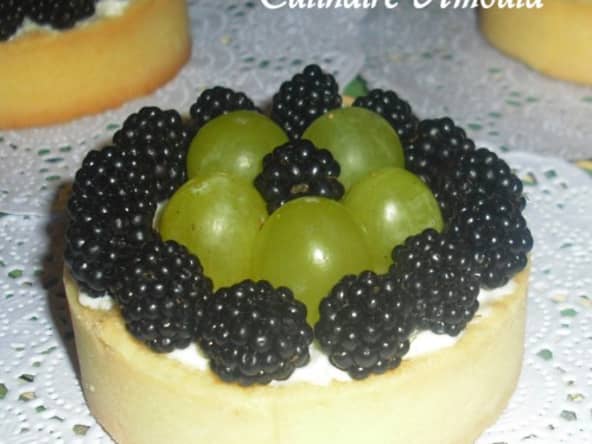 Tartelettes aux raisins et mûres