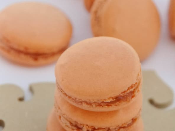 Macarons à la compotée de brugnons