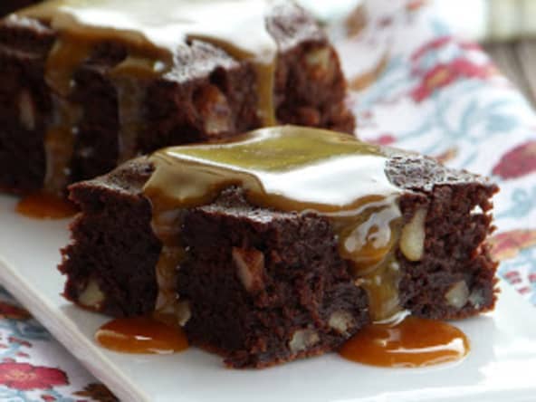 Les brownies aux noix et chocolat blanc caramélisé