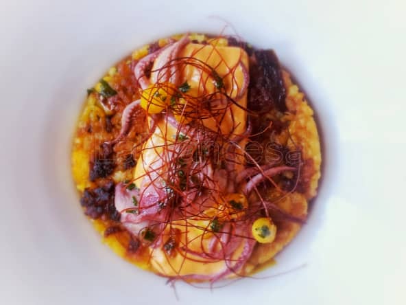 Arroz a banda aux calamars, cocos de Paimpol et salsa mixta de tomates et poivrons