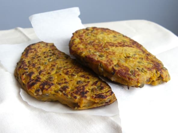 Galettes de patate douce et lentilles vertes