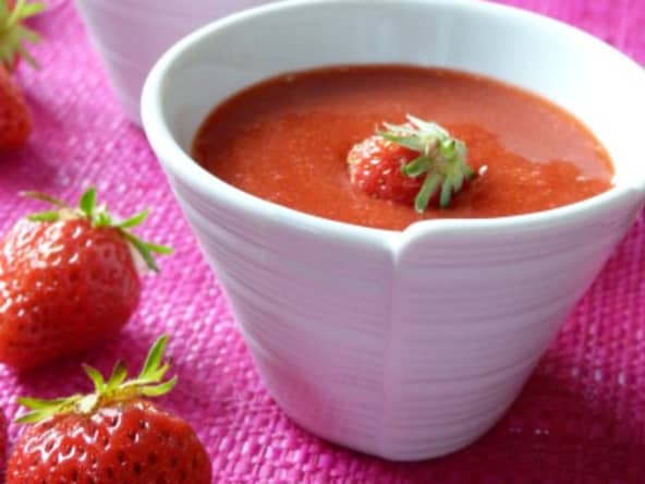 Soupe de fraises à la citronnelle