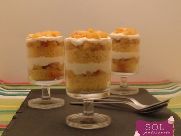 Verrines de naked cake au quatre-quarts et aux pommes caramélisées