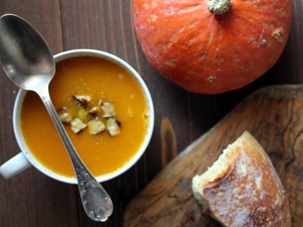 Velouté de potimarron au curcuma et au foie gras pour un halloween chic