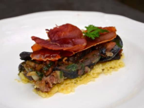 Tartes fines aux cèpes et chips de jambon Bellota