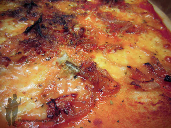 Pizza aux oignons et au gorgonzola