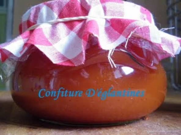 Confiture d'églantines