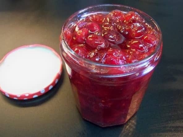 Compotée de canneberges pour accompagner la dinde de Thanksgiving