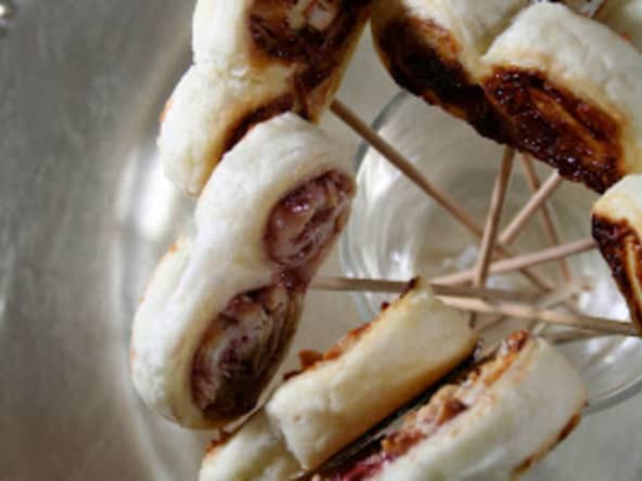 Sucettes feuilletées à la confiture et aux amandes