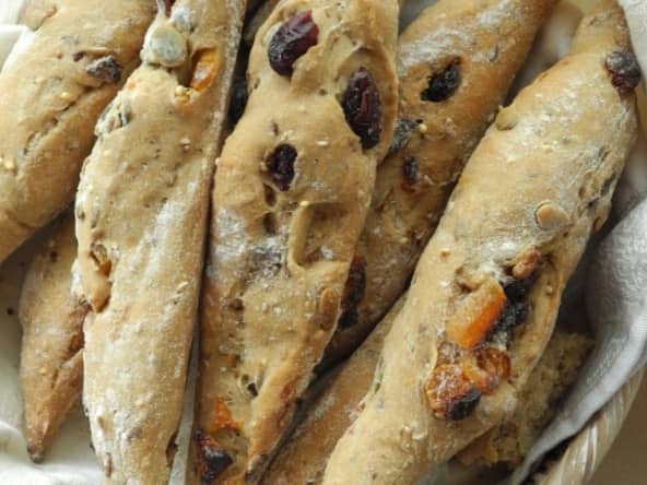 Petites baguettes aux fruits secs