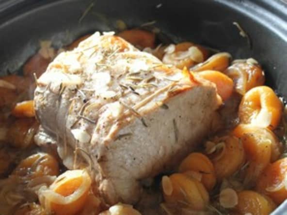 Rôti de porc aux abricots et romarin