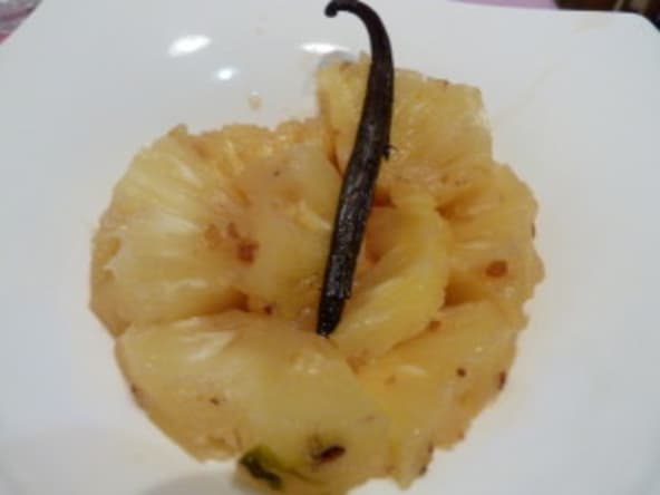 Ananas poché aux épices