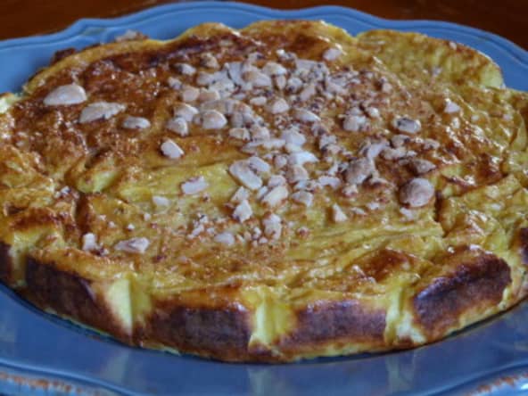 Gâteau au chou-fleur, curry et amandes concassées