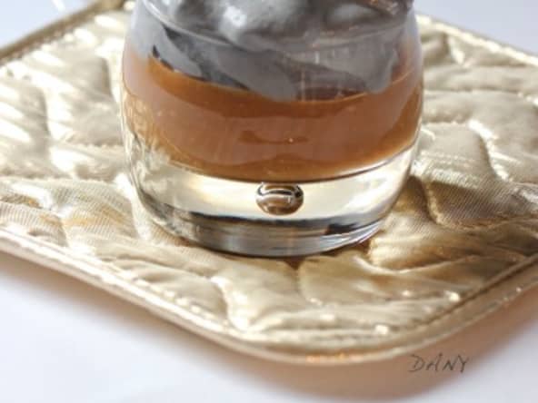 Velouté de poisson et chantilly à l'encre de seiche