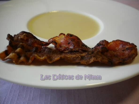 Velouté de topinambours et chips de poitrine fumée
