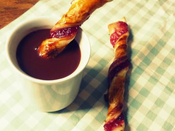 Bâtonnets Feuilletés à la Confiture de Framboise