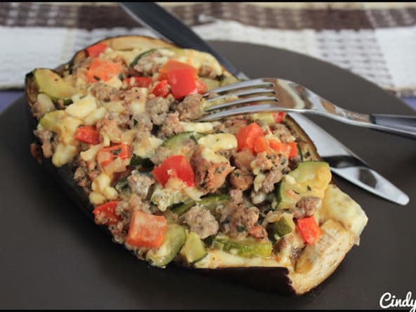 Aubergine farcie au boeuf et petites légumes