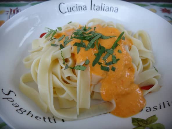 Sauce au poivron rouge et parmesan pour les pâtes